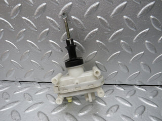 W124 Wagon door lock vacuum actuator rear right used OEM