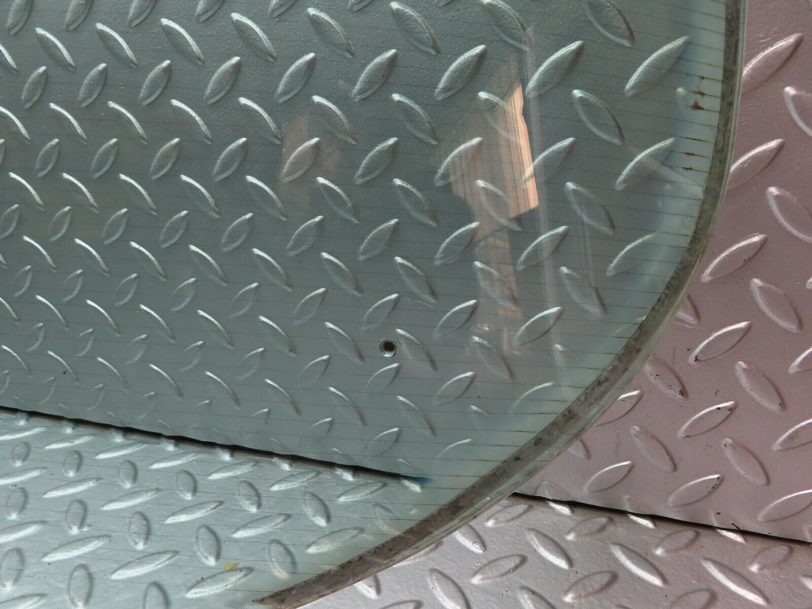 21602 Mercedes-Benz W126 300SE Rear Heated Windscreen Glass