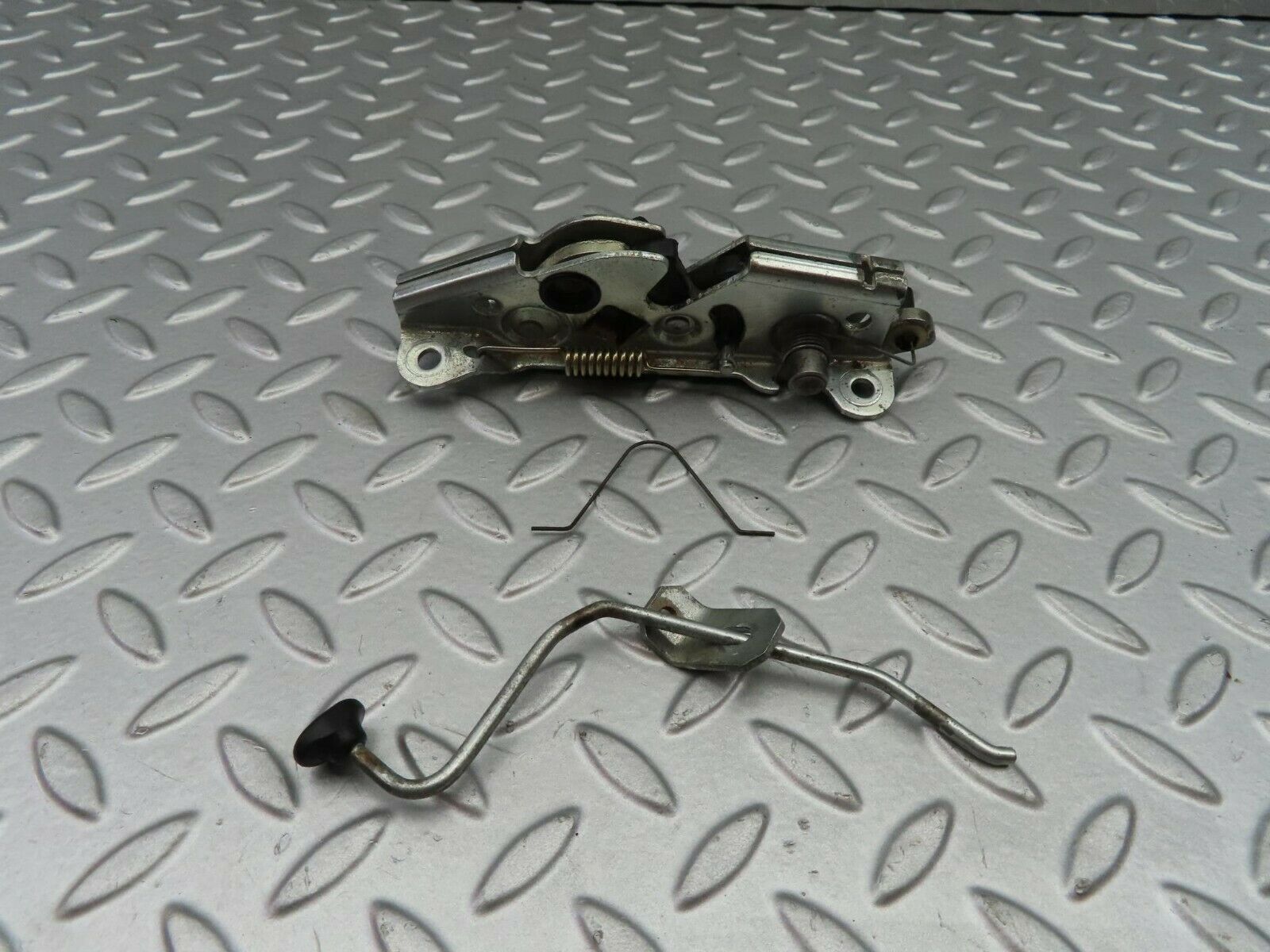 6735 Mercedes-Benz S124 E220 Wagon Rear Seat Bench Locking Mechanism Right