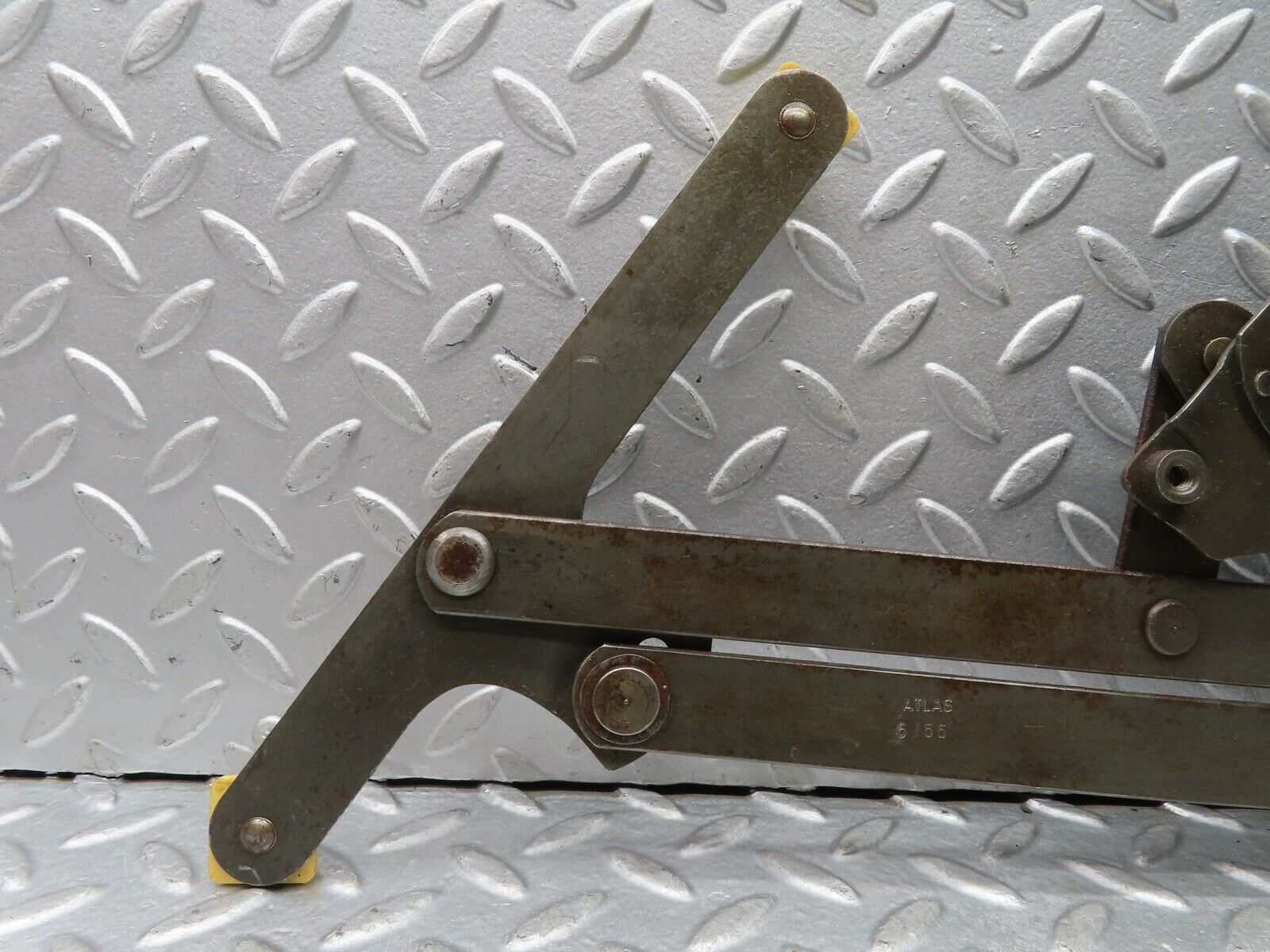 19007 Mercedes-Benz W120 W121 Ponton Rear Left Manual Window Regulator