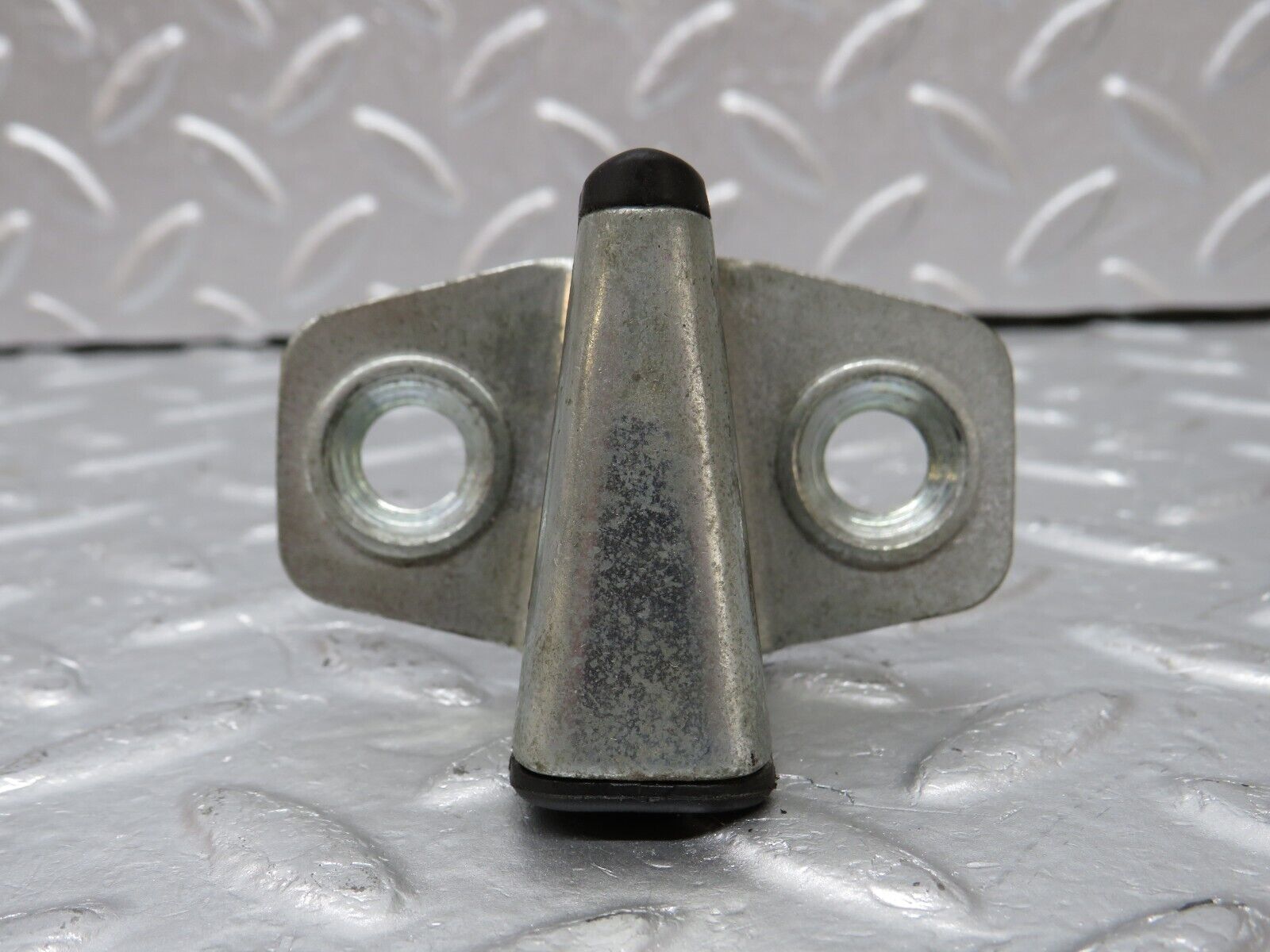 34133 Mercedes-Benz W124 260E Door Lock Latch