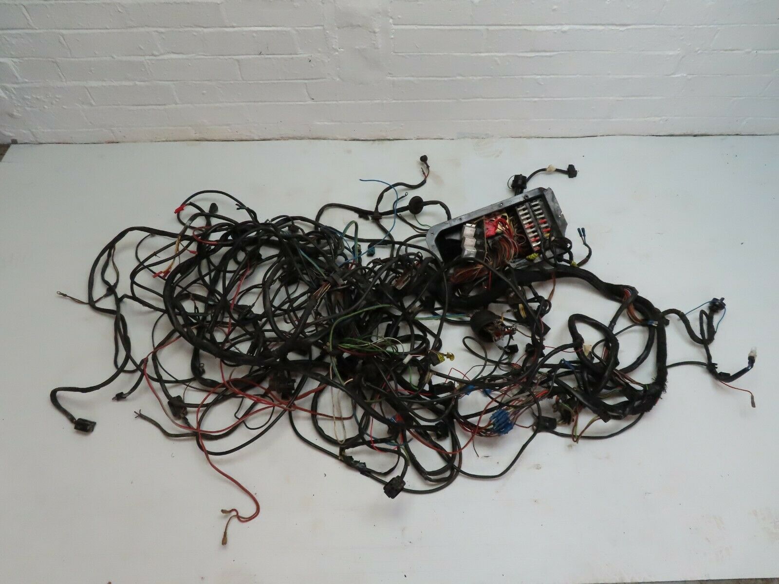 5100 Mercedes-Benz R107 350SL Coupe Engine Chassis Body Wire Wiring Harness