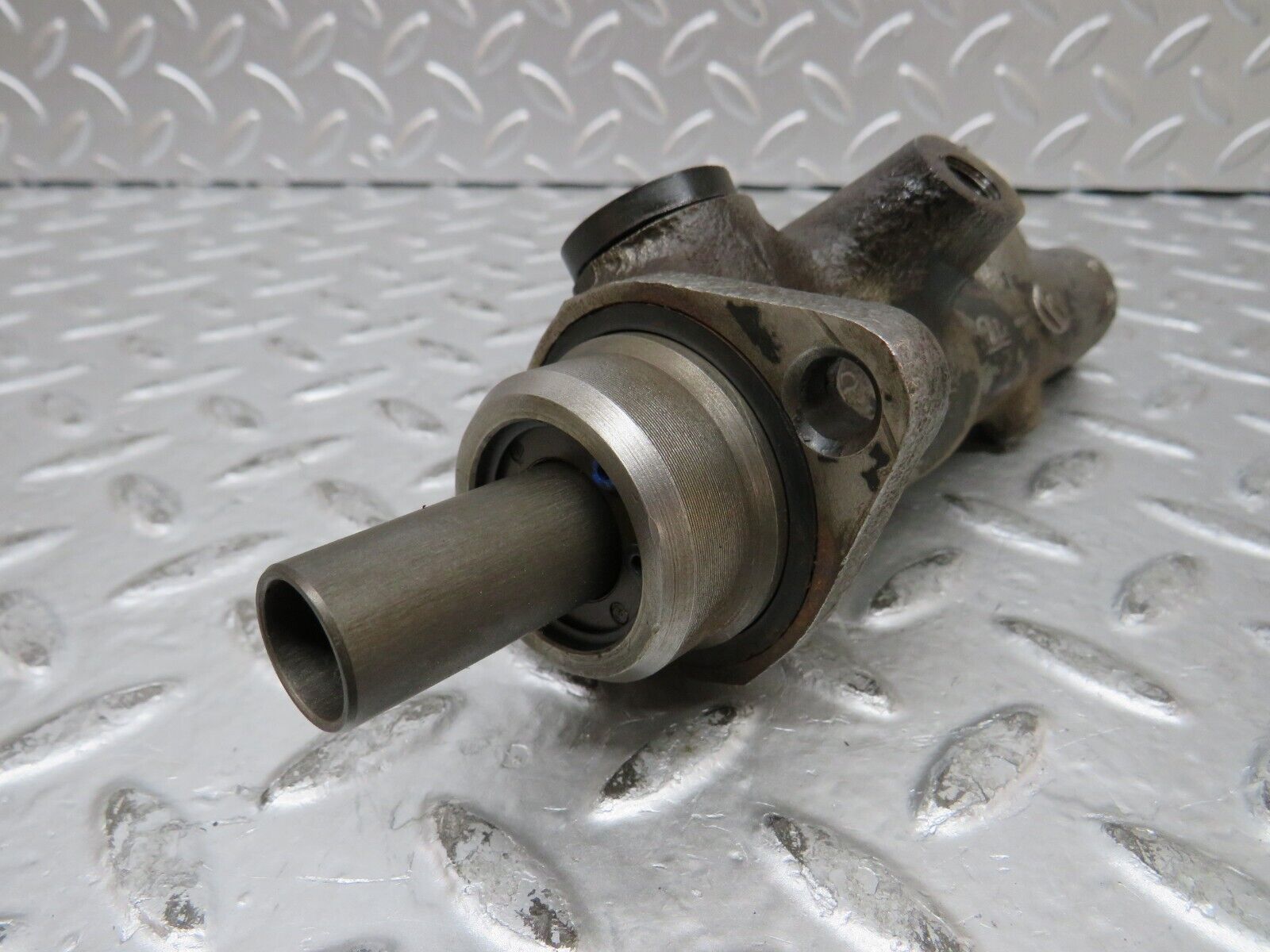 27287 Mercedes-Benz W123 280E Brake Master Cylinder Ate