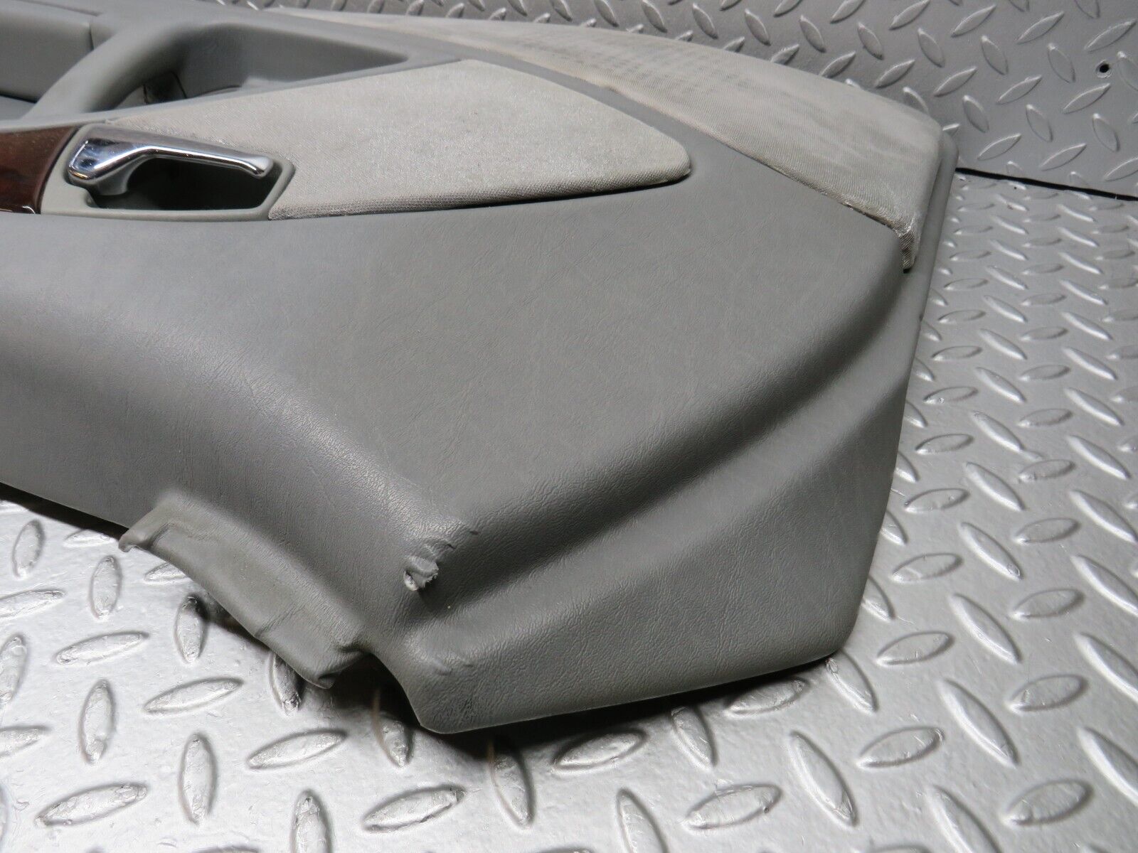 39513 Mercedes-Benz R129 320SL Coupe Door Card Grey Right Side