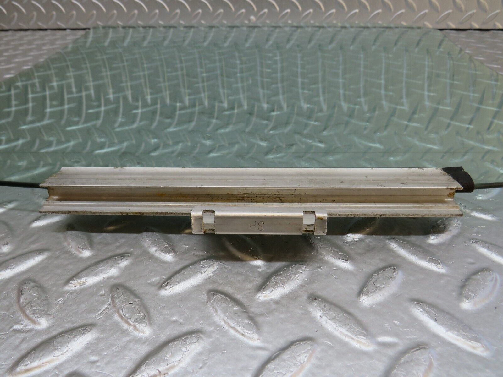 29260 Mercedes-Benz W124 230E Rear Right Door Window Glass