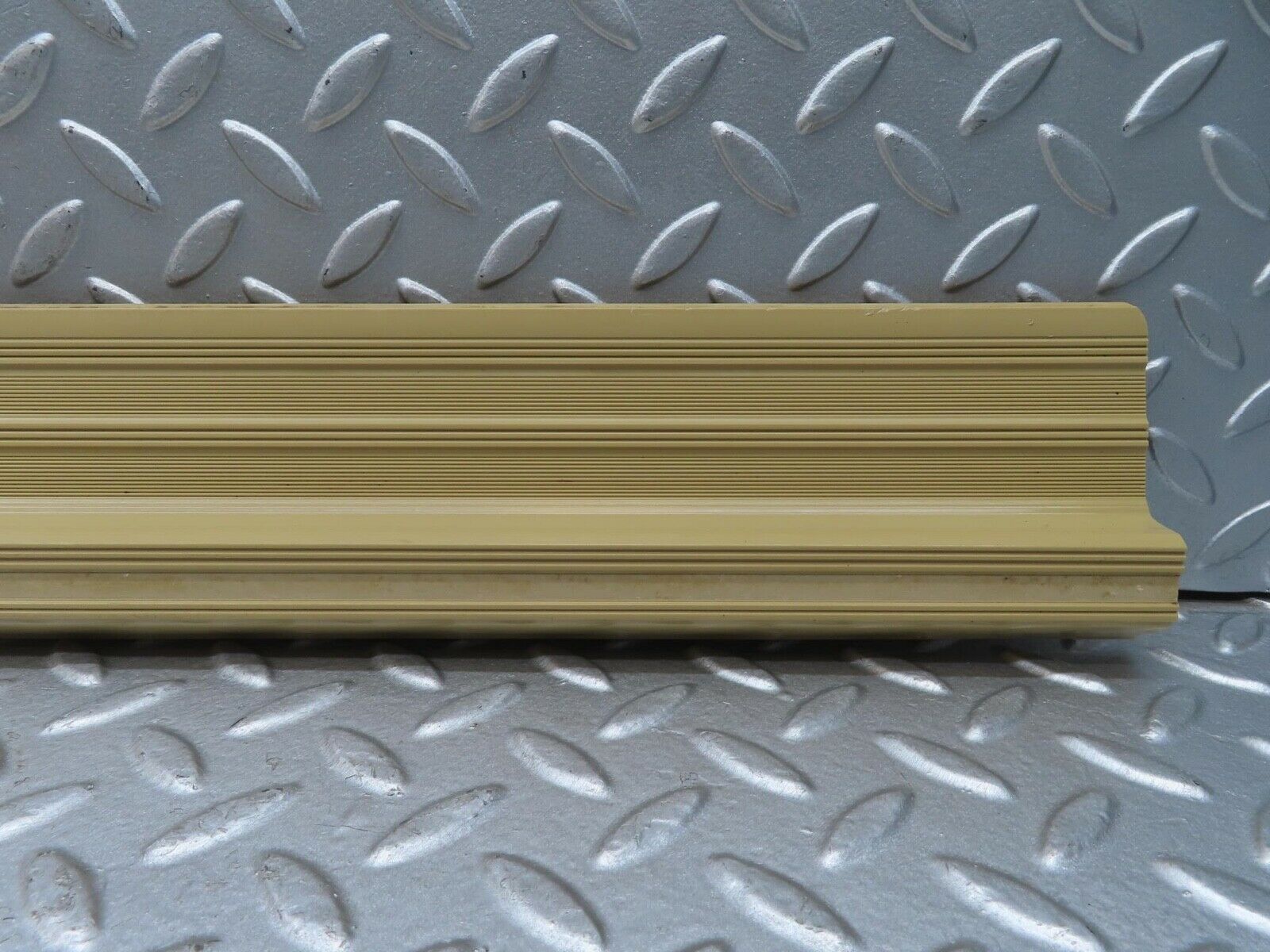 13483 Mercedes-Benz W123 200 Front Left Door Sill
