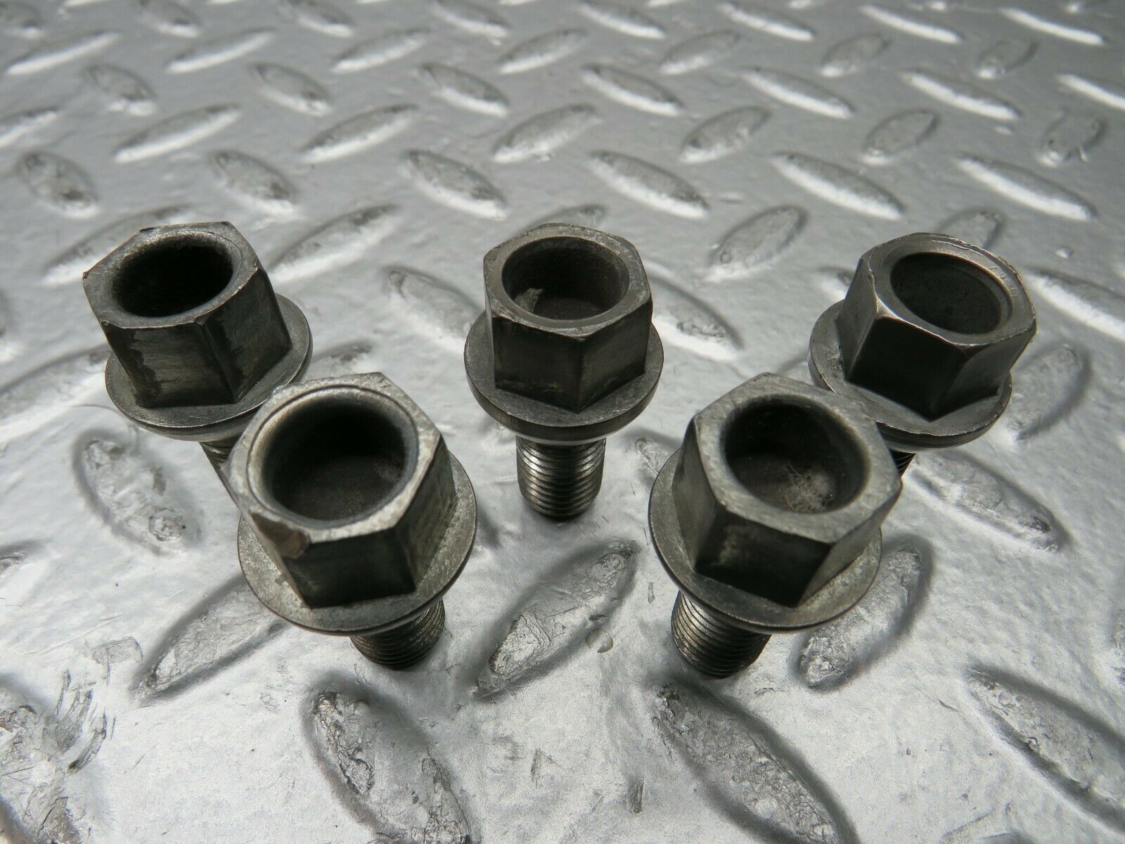 22929 Mercedes-Benz 5x Alloy Wheel Lug Bolt M12x1.5