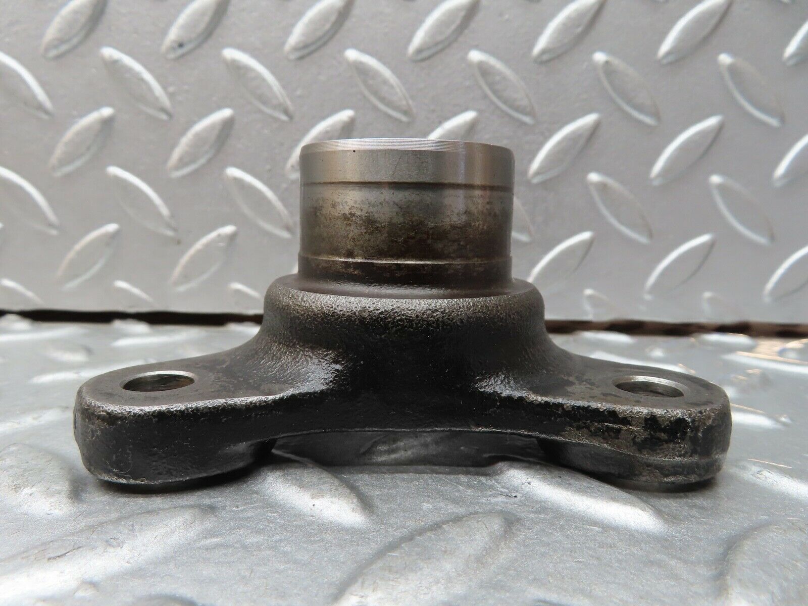 19759 Mercedes-Benz W123 722.122 Automatic Gearbox Rear Flange 1152621145