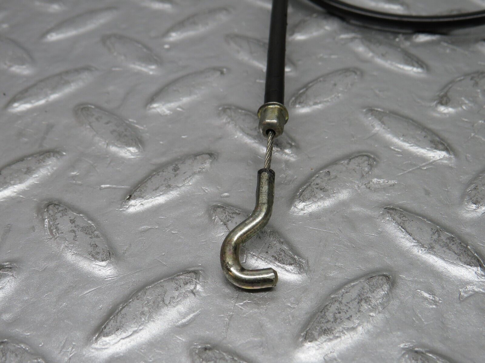 37804 Mercedes-Benz A124 320E Cabriolet Door Lock Cable