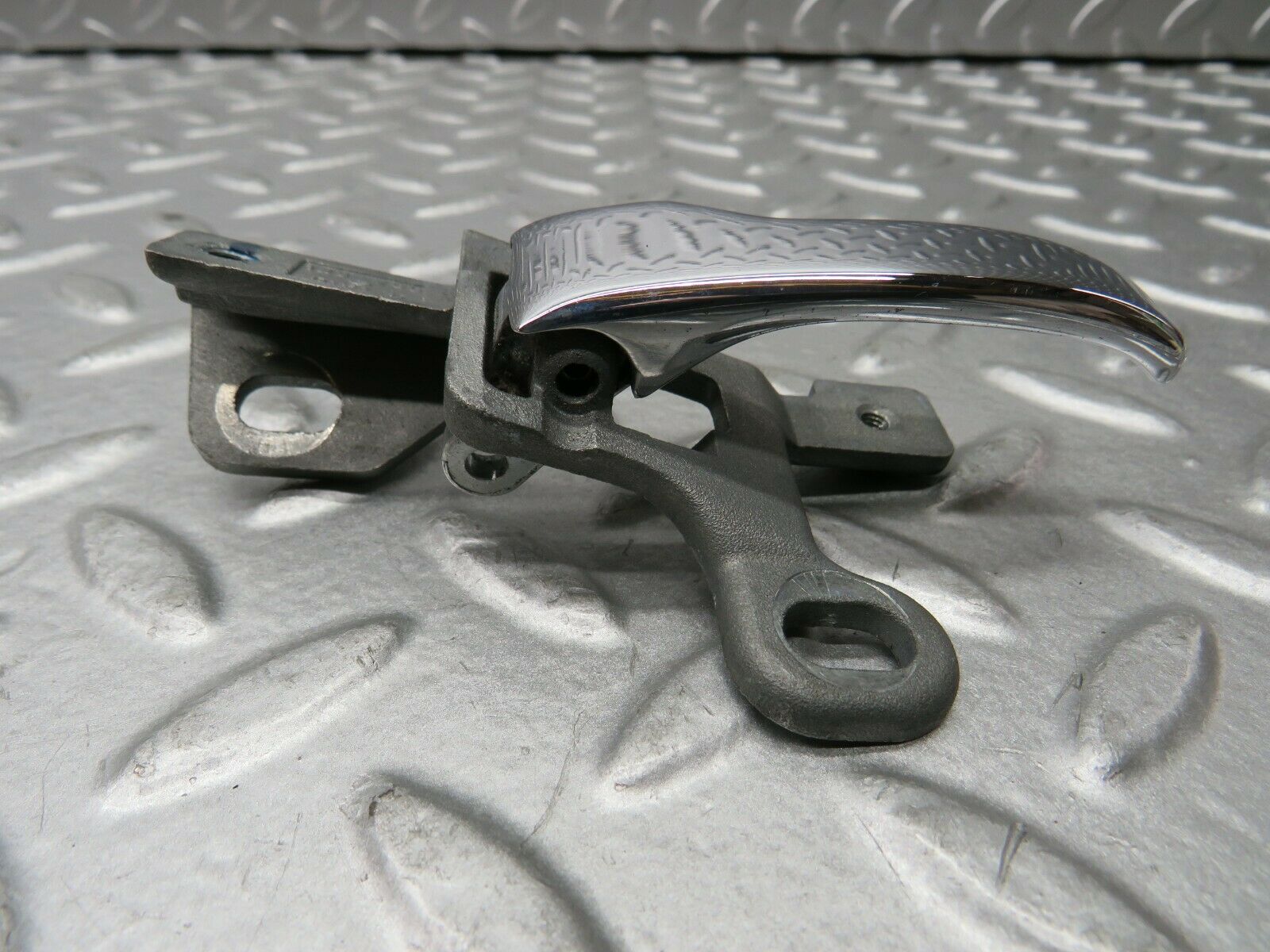 21980 Mercedes-Benz S123 280TE Wagon Left Interior Door Handle 1237600161