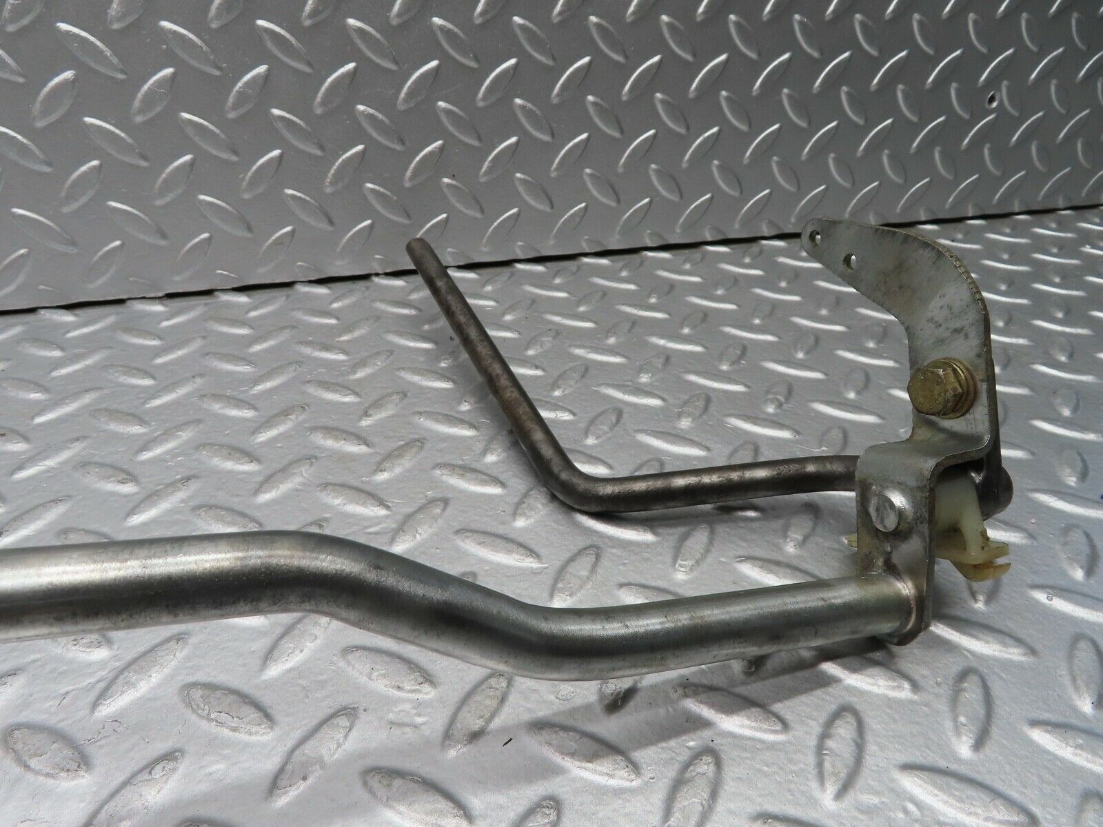 20708 Mercedes-Benz R107 450SL Accelerator Pedal Linkage