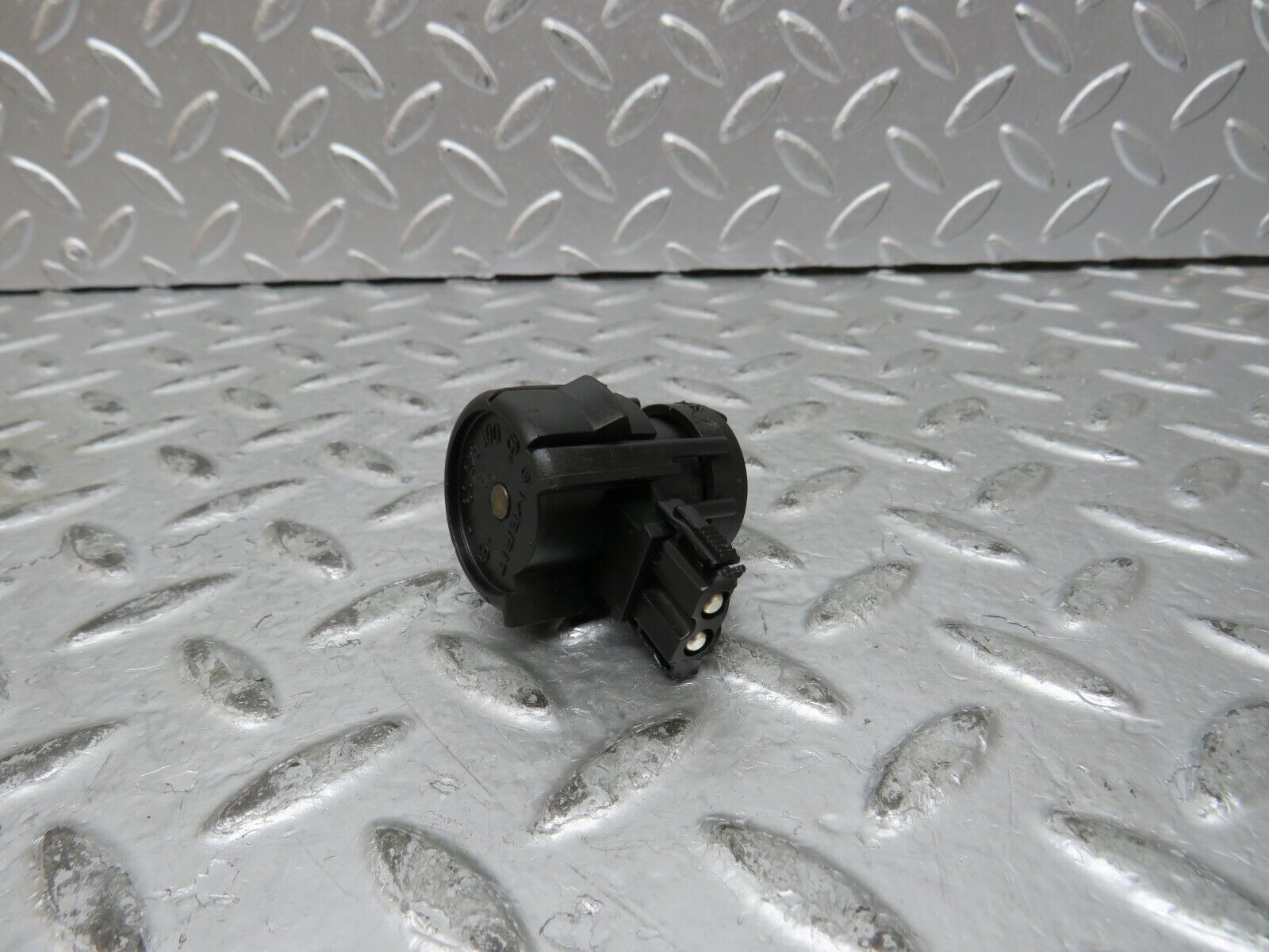 27859 Mercedes-Benz W123 280E Kick Down Switch 0015456314