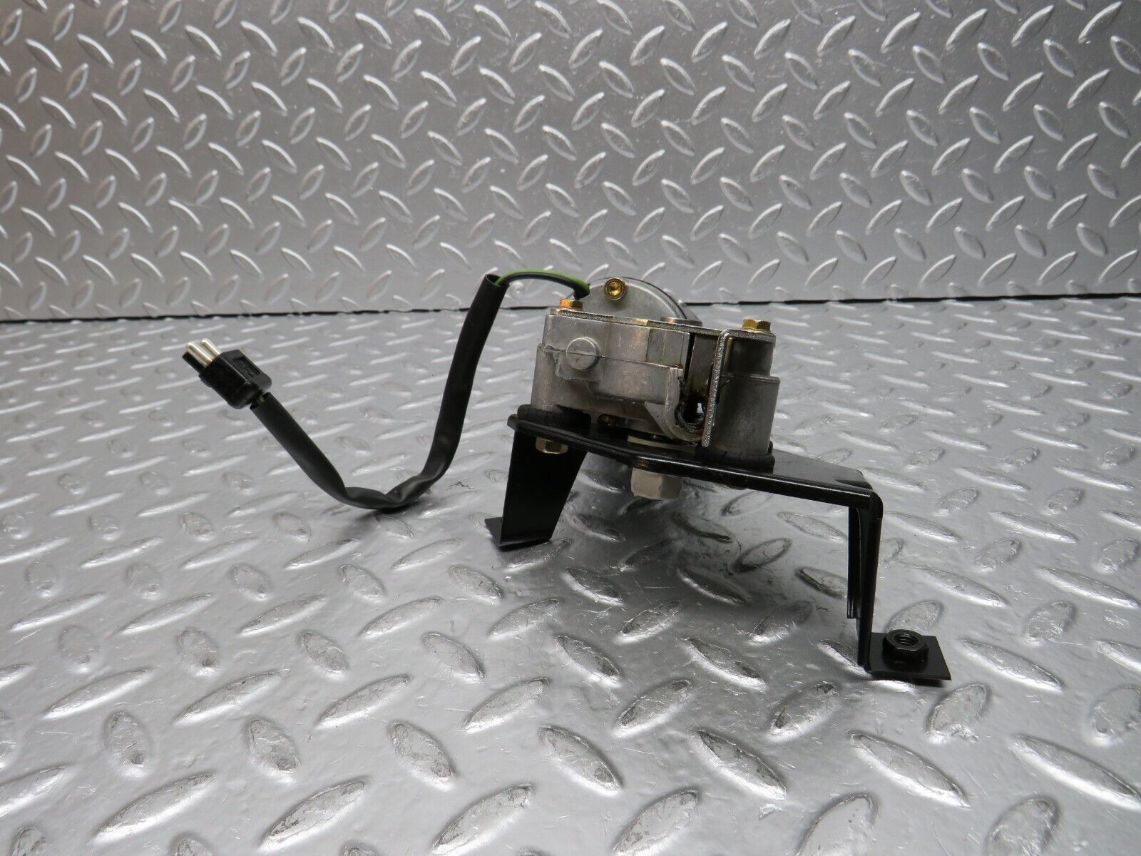 30672 Mercedes-Benz W201 190E 2.0L Sunroof Motor Bosch with Relay 0390251699