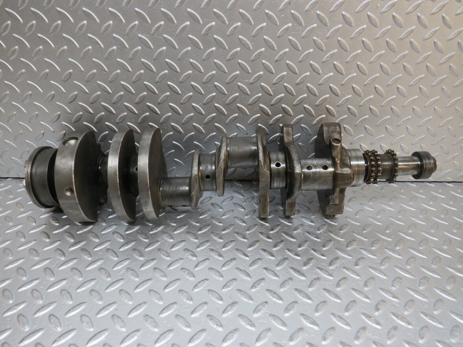 0210 Mercedes-Benz W116 350SE Crankshaft 1160311601