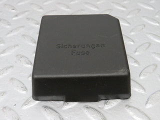 33334 Mercedes-Benz W202 C180 Fuse Box Cover Lid 2025450803 2025451700