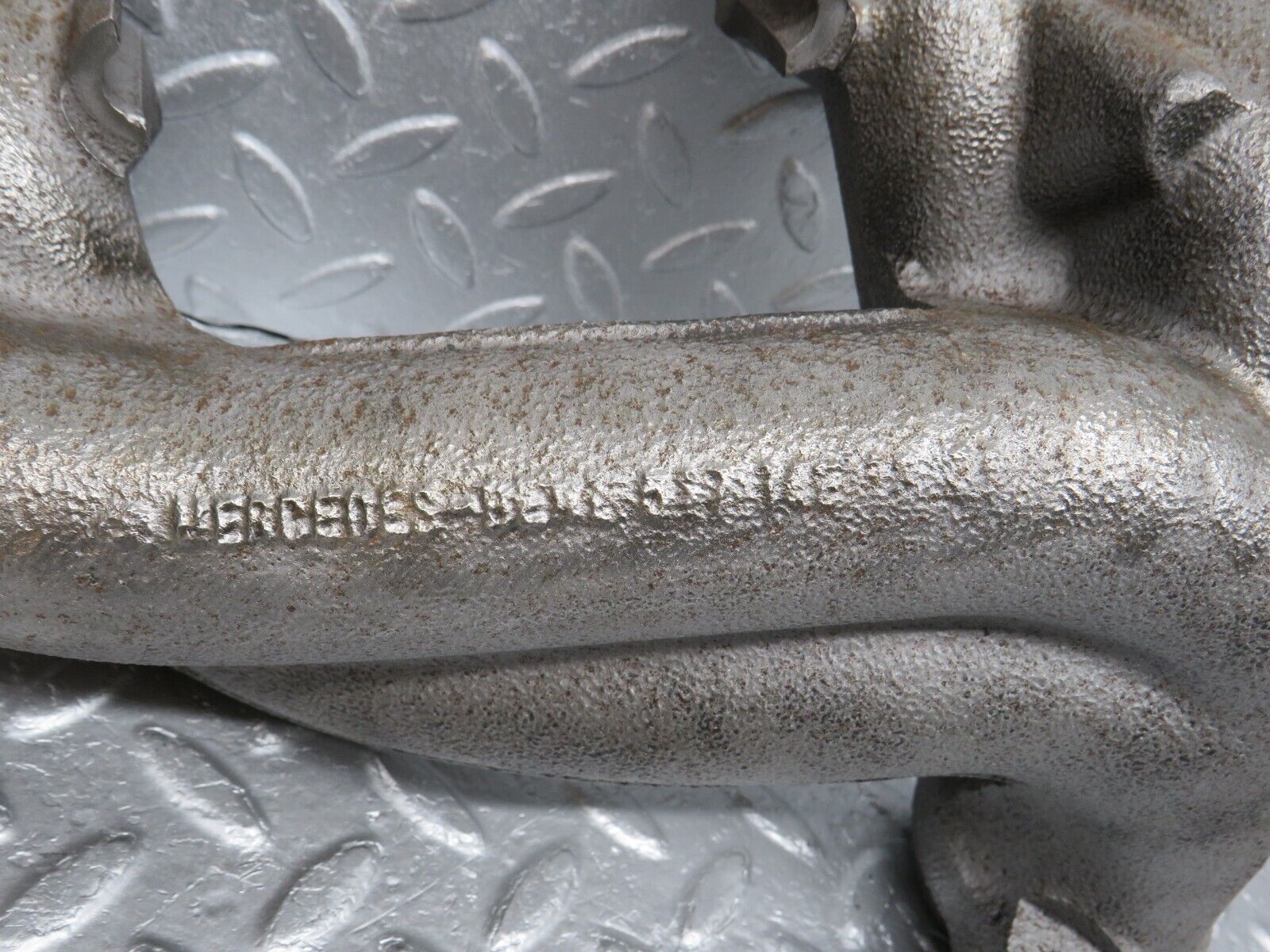 40697 Mercedes-Benz W123 300D Exhaust Manifold 6171420201