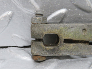 W126 gearbox linkage bracket used OEM
