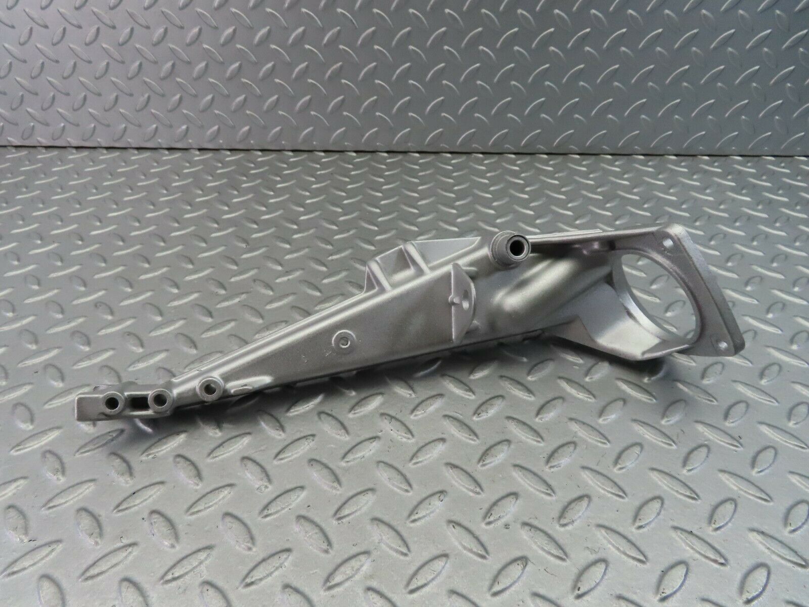 7991 Mercedes-Benz W115 220D Brake Pedal Bracket 1152940701