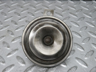 27992 Mercedes-Benz W123 280E Horn Hella 002952