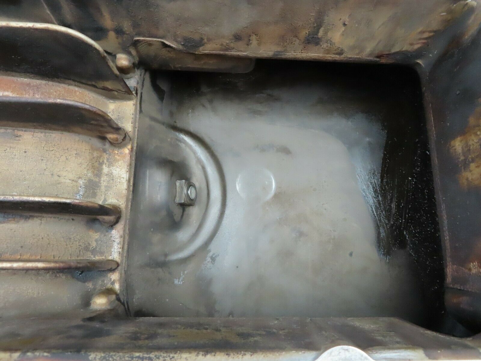 6657 Mercedes-Benz S124 E220 Wagon Oil Sump 1170140002