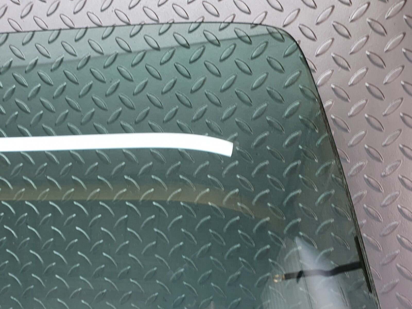 41260 Mercedes-Benz W126 300SE Rear Heated Windscreen Glass