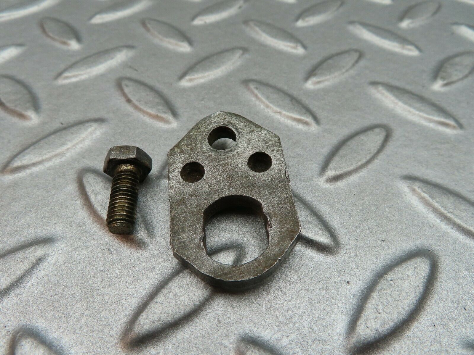 5129 Mercedes-Benz R107 350SL Coupe Fuel Injector Bracket