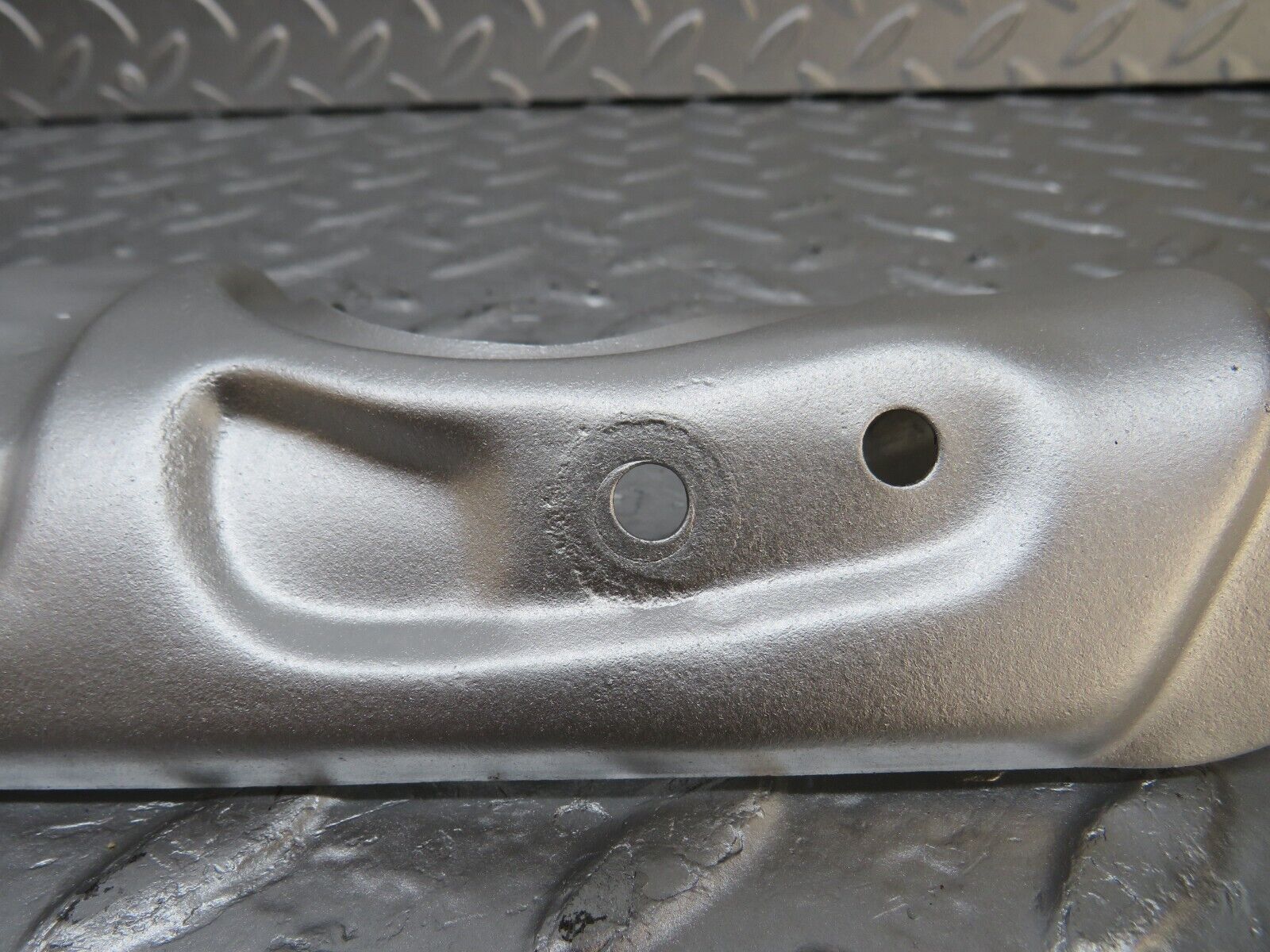 33049 Mercedes-Benz W126 380 V8 M116 Exhaust Manifold Heat Shield