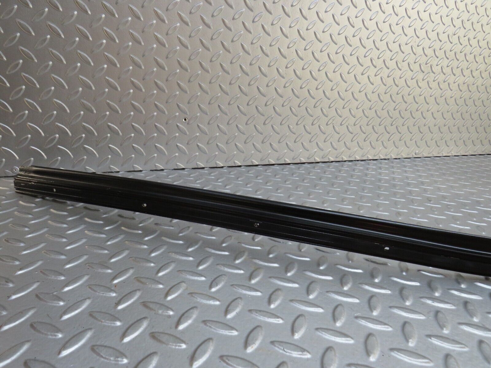 37029 Mercedes-Benz C126 420SEC Coupe Roof Trim Left