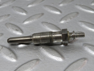 32897 Mercedes-Benz W123 300D Glow Plug Bosch Y-902R 046