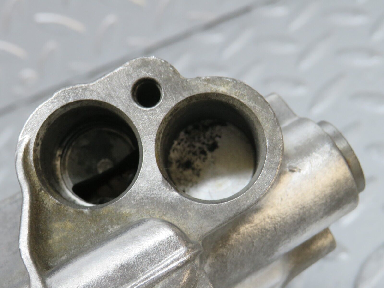 33151 Mercedes-Benz W169 180CDI Oil Filter Housing 6401800510