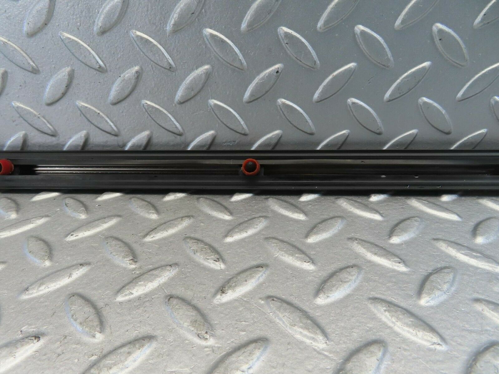 10897 Mercedes-Benz W123 230E Front Right Door Centre Moulding Trim
