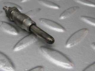 32898 Mercedes-Benz W123 300D Glow Plug Bosch Y-902R 046