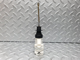 41009 Mercedes-Benz W126 300SE Front Right Door Lock Vacuum Actuator