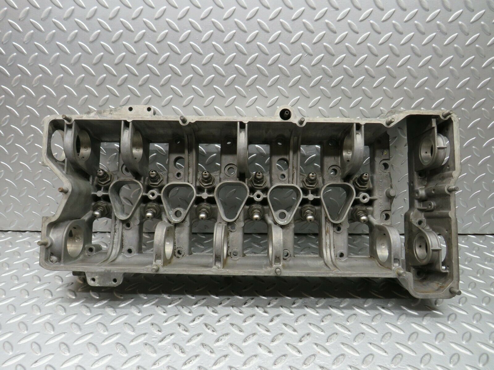 22229 Mercedes-Benz S123 280TE Wagon Camshaft Bearing Casing 1100163304