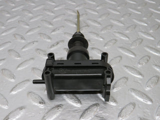 33648 Mercedes-Benz W201 190E 2.0L Door Lock Vacuum Actuator Rear Right