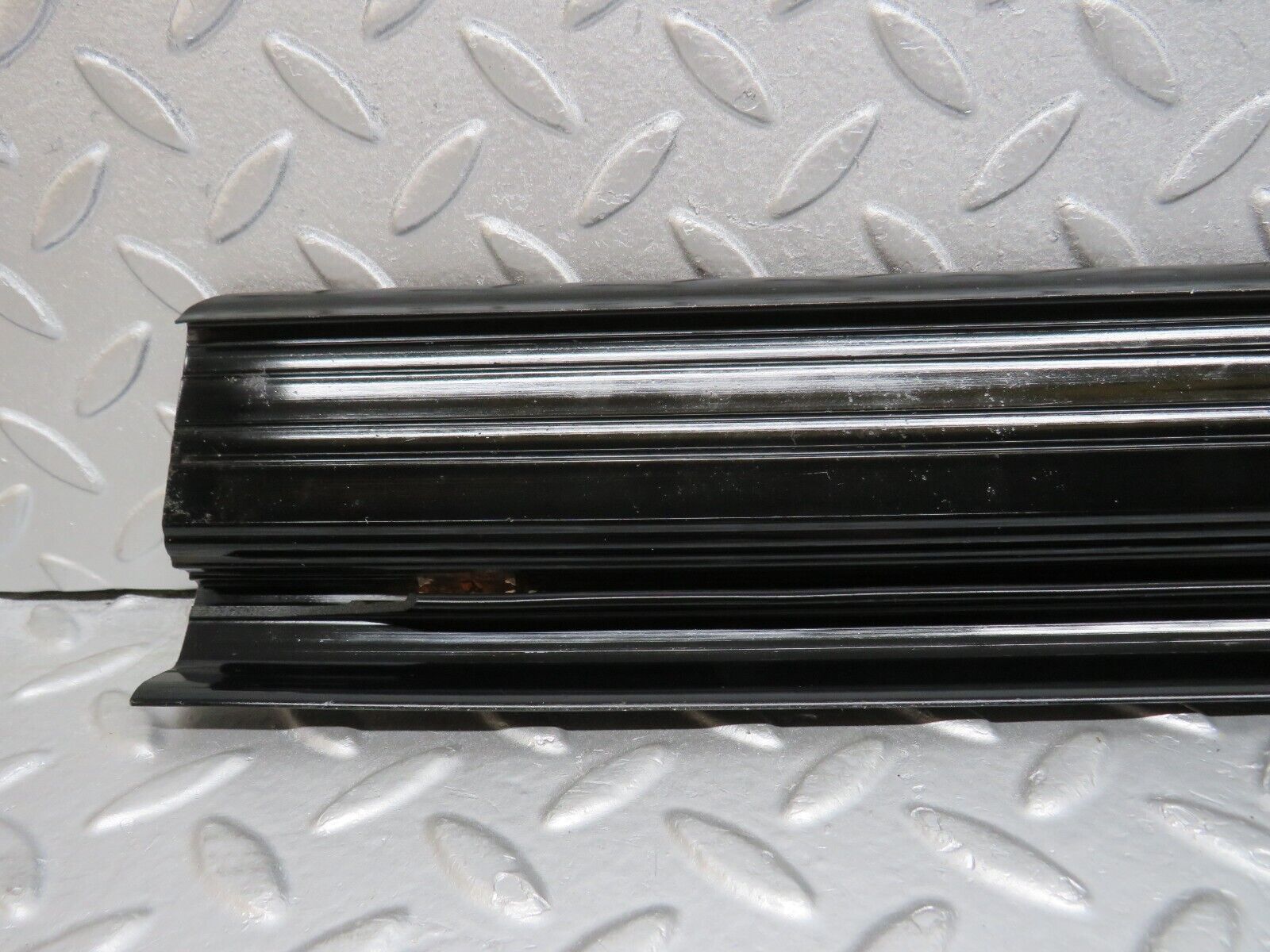 40632 Mercedes-Benz W123 300D Front Left Door Sill Trim Black