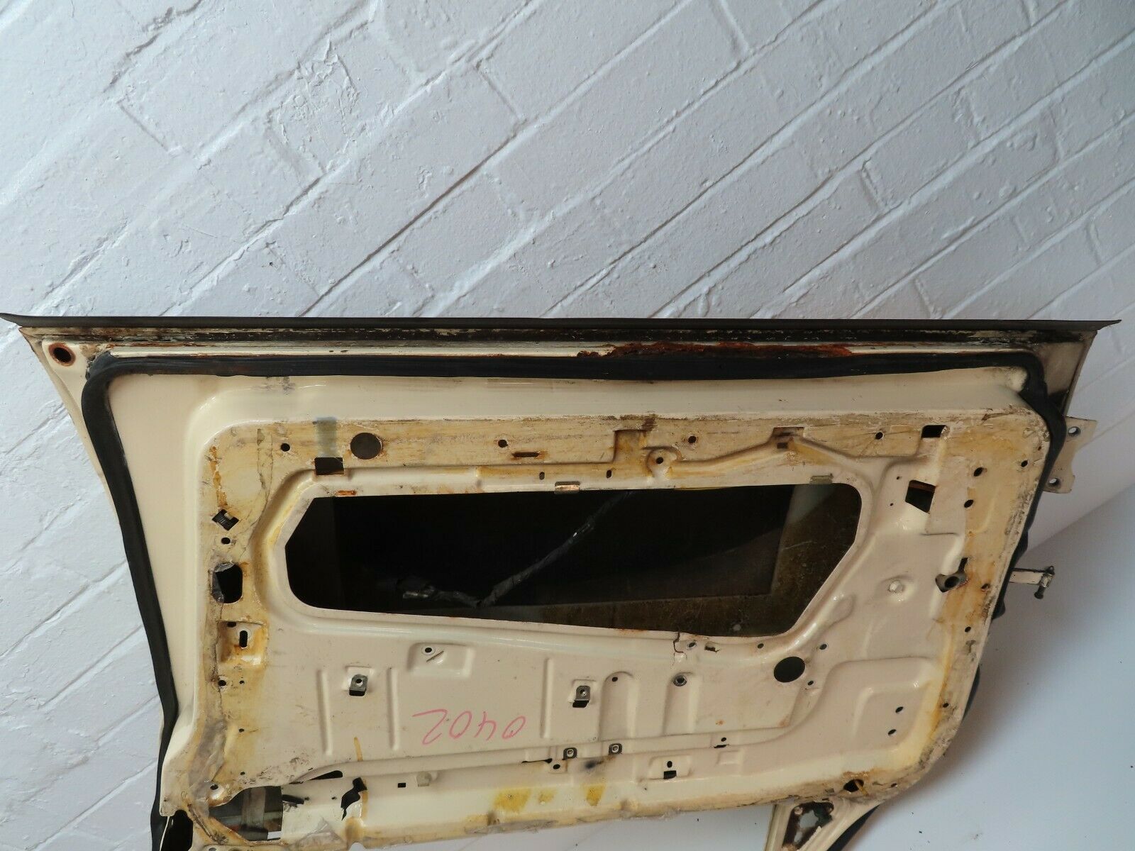 4079 Mercedes-Benz S123 200T Wagon Front Right Door With Lower Trim