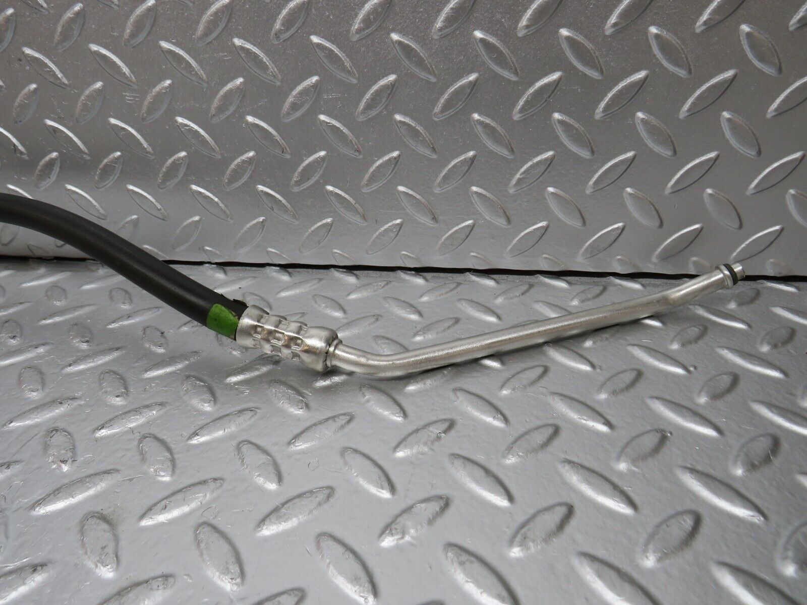 31316 Mercedes-Benz S124 Wagon 220TE Wagon Air Conditioning Hose Pipe