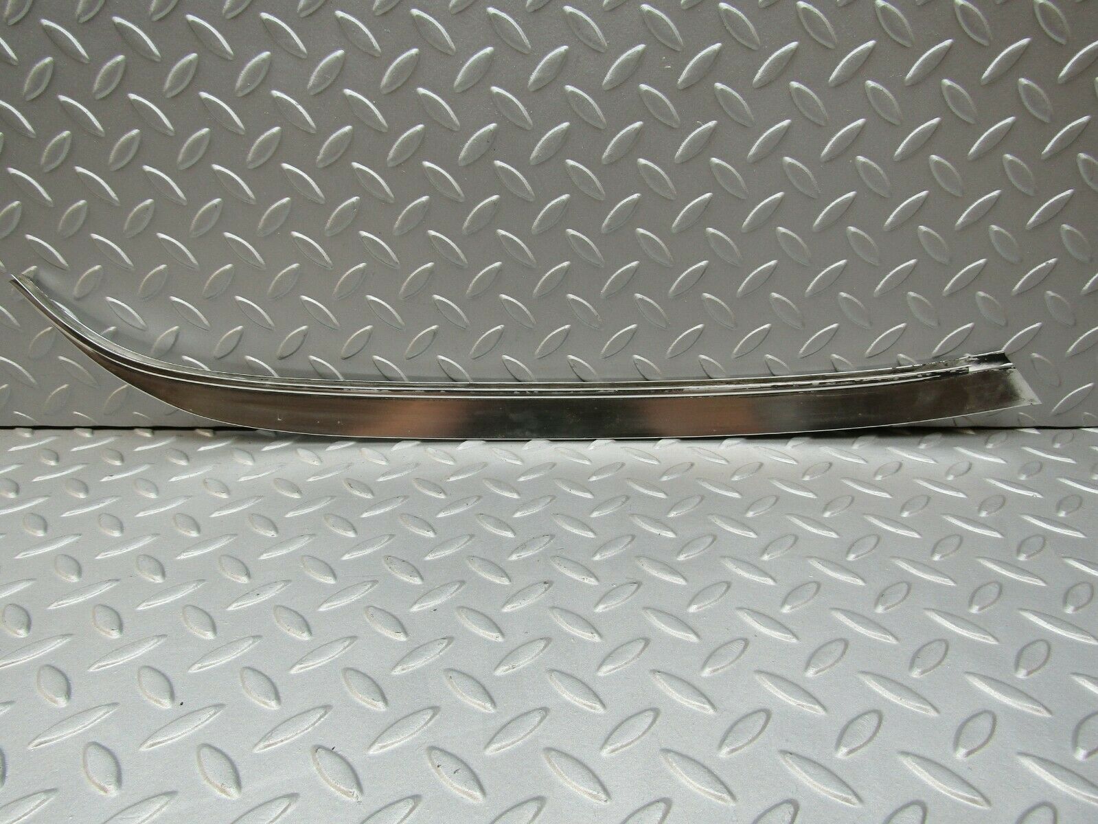 3320 Mercedes-Benz W115 220D Rear Left C Pillar Chrome Moulding