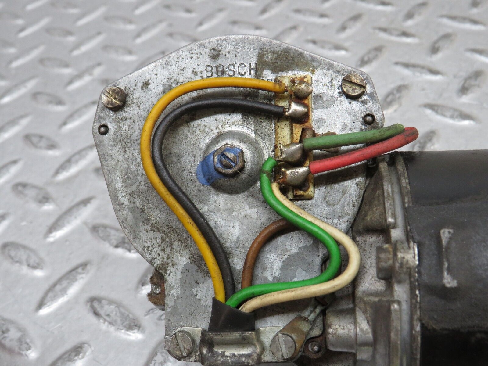 28481 Mercedes-Benz S123 240D Wagon Wiper Motor Bosch 0390341077