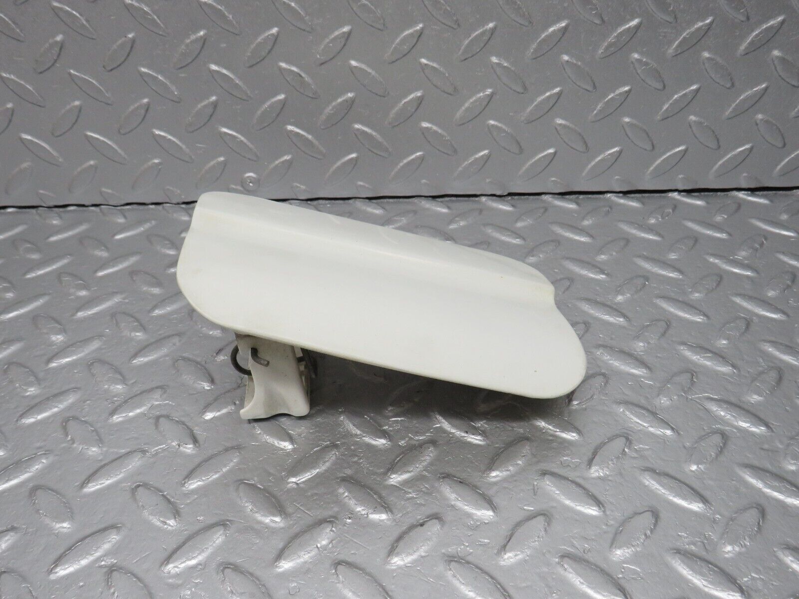 40660 Mercedes-Benz W123 300D Fuel Tank Flap Cap 1235840039