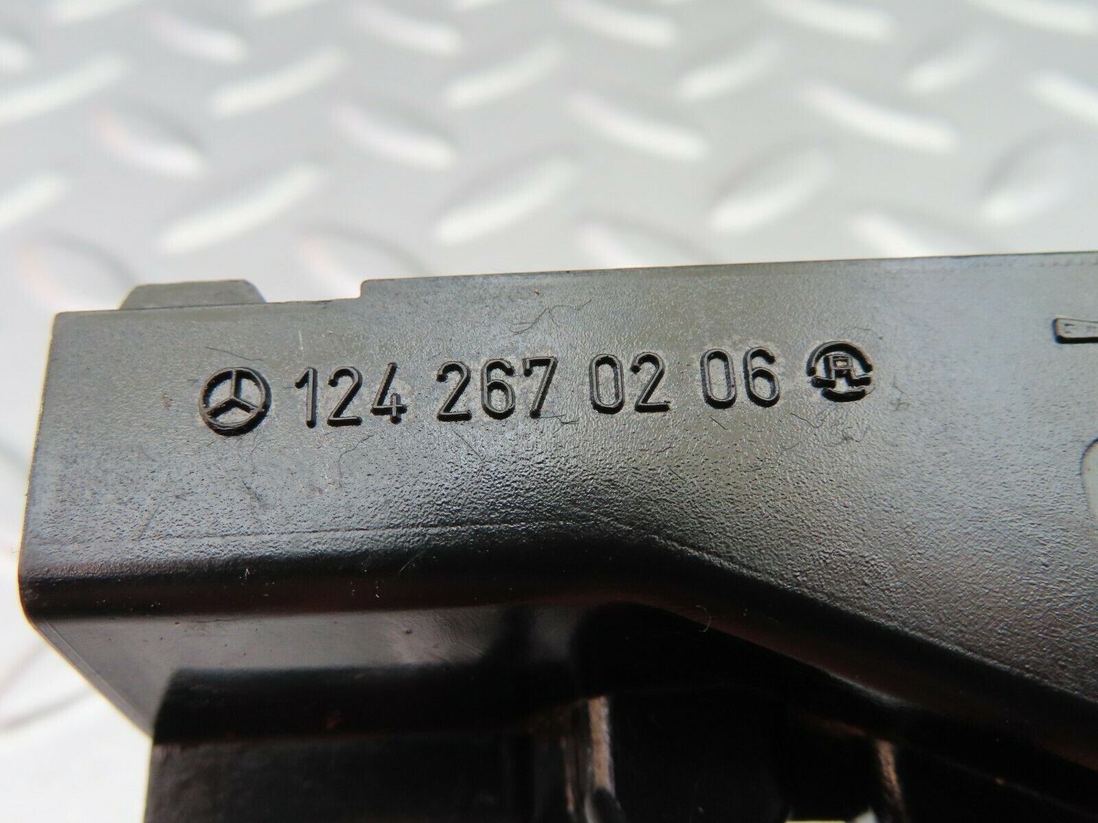 6754 Mercedes-Benz S124 E220 Wagon Gear Selector Trim 1242670206