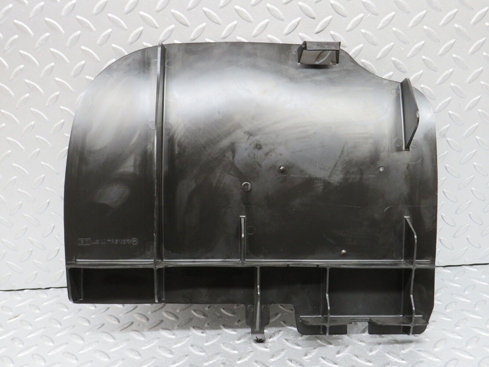 38702 Mercedes-Benz W201 190E 2.6L Front Left Front Cable Channel Cover 2016841137