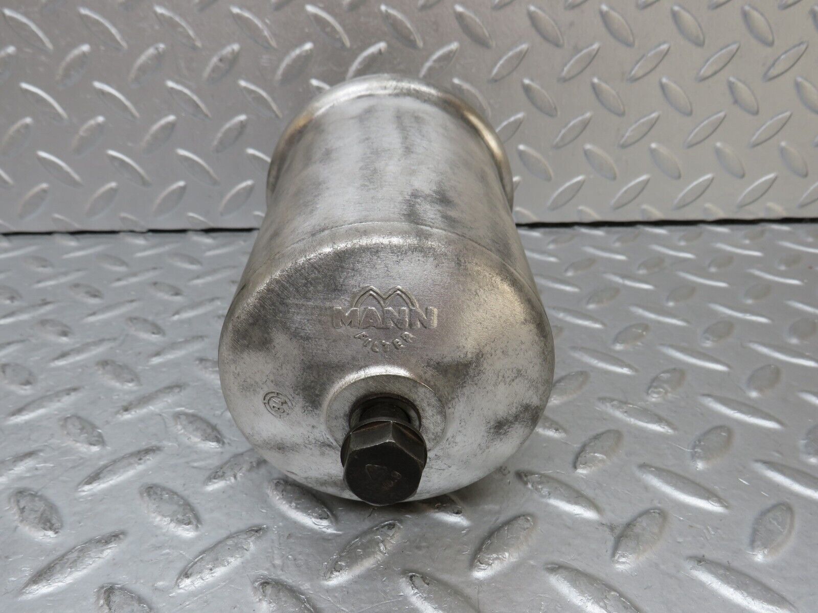 35537 Mercedes-Benz R107 280SL Oil Filter Housing