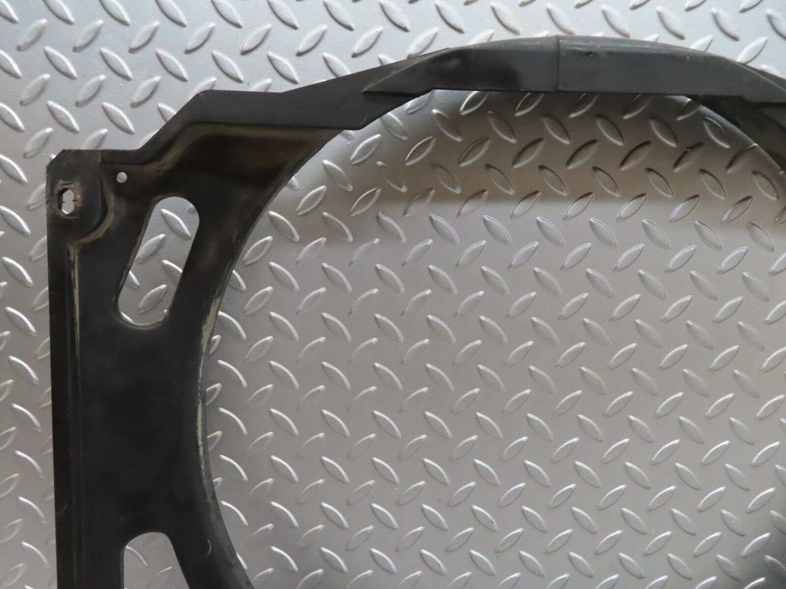 14309 Mercedes-Benz W116 350SE Radiator Fan Shroud Fan Cover 1165050355