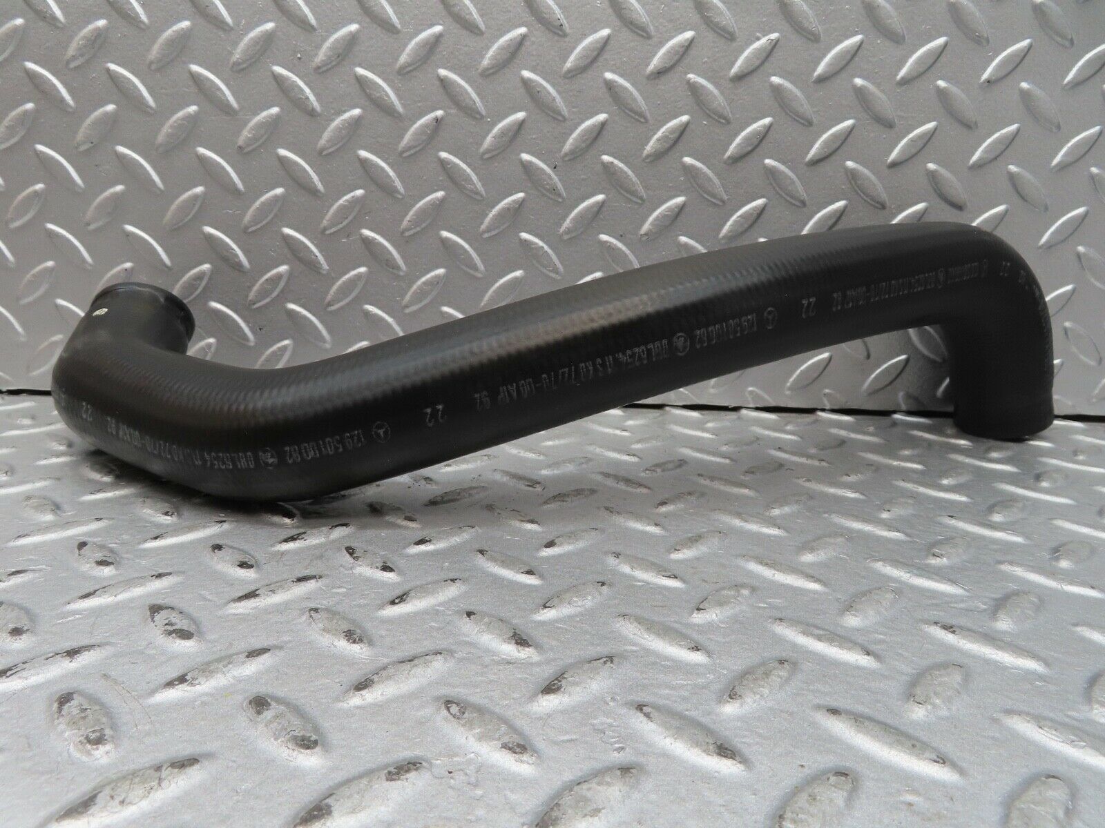 17287 Mercedes-Benz R129 300SL Coupe Radiator Lower Coolant Hose 1295010082