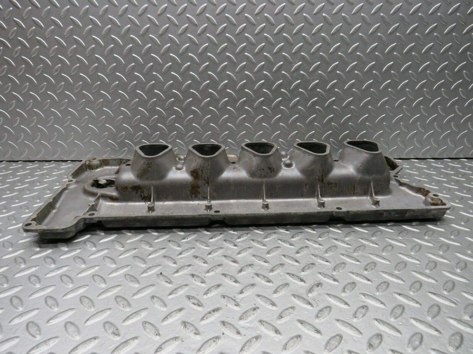22232 Mercedes-Benz S123 280TE Wagon Cylinder Head Valve Cover 1100160905