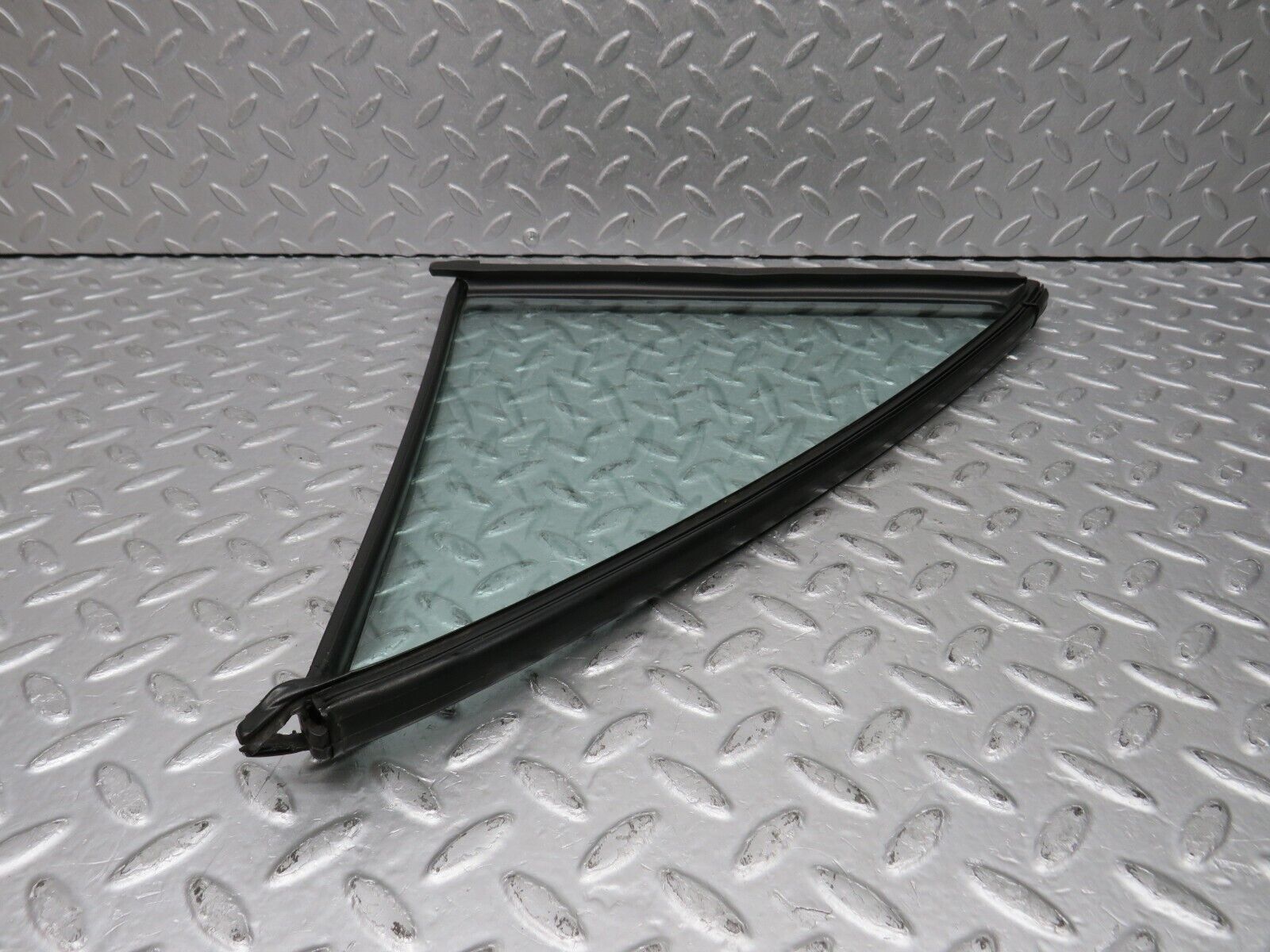 39067 Mercedes-Benz W201 190E 2.6L Rear Left Quarter Window Glass 2017350524