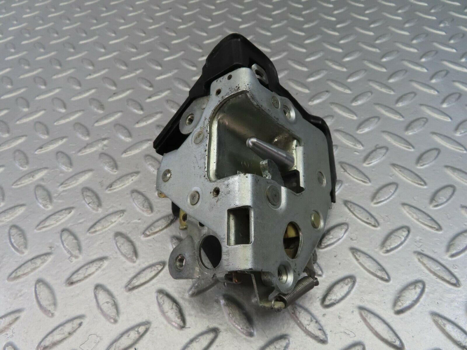 10724 Mercedes-Benz W123 230E Rear Right Door Lock Mechanism 1237330208