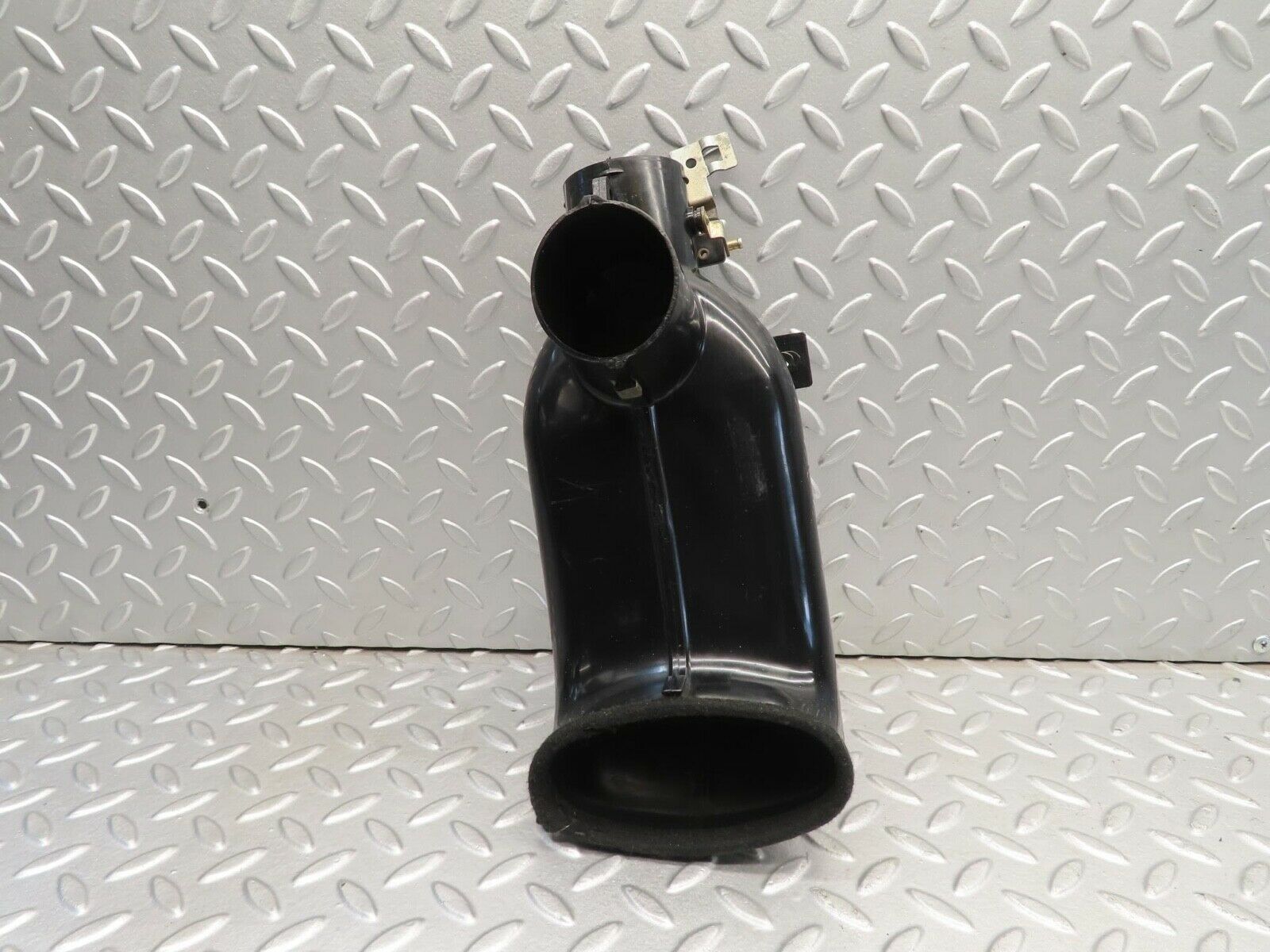 11720 Mercedes-Benz R107 450SL Heater Air Duct